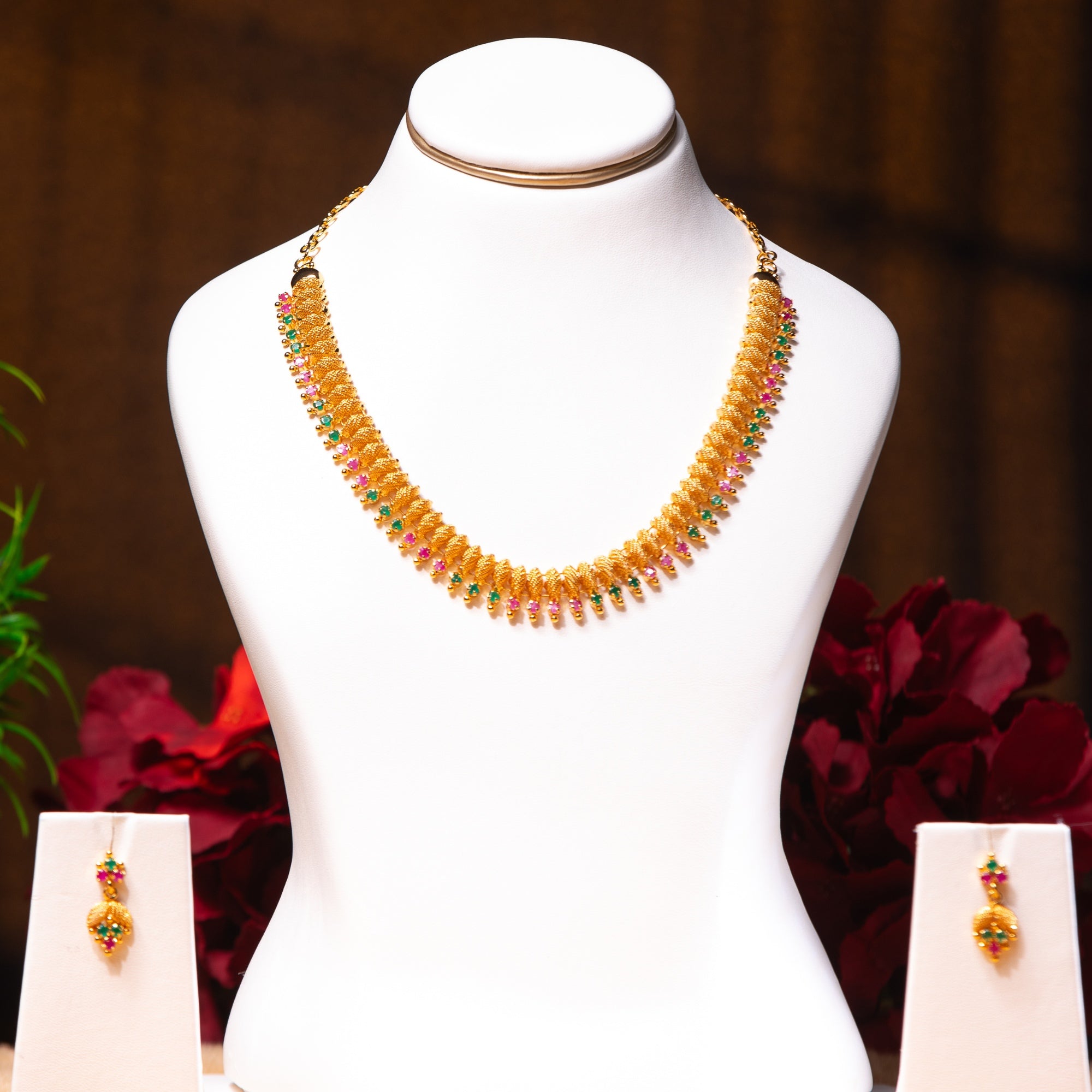 Heritage Kemp Leaf Necklace Set