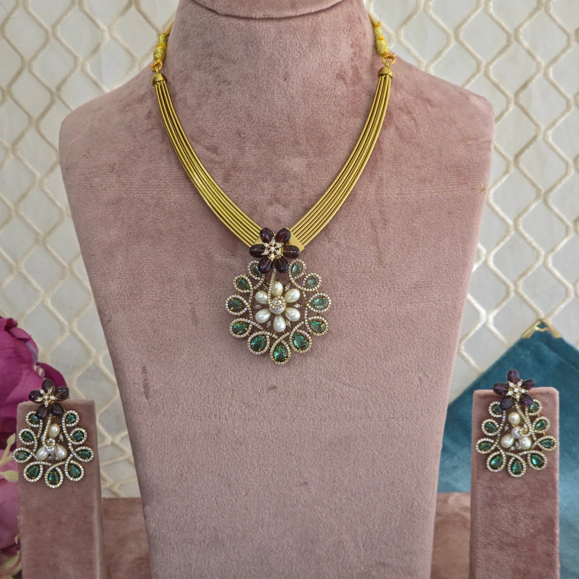 Emerald Pearl Floral Necklace Set