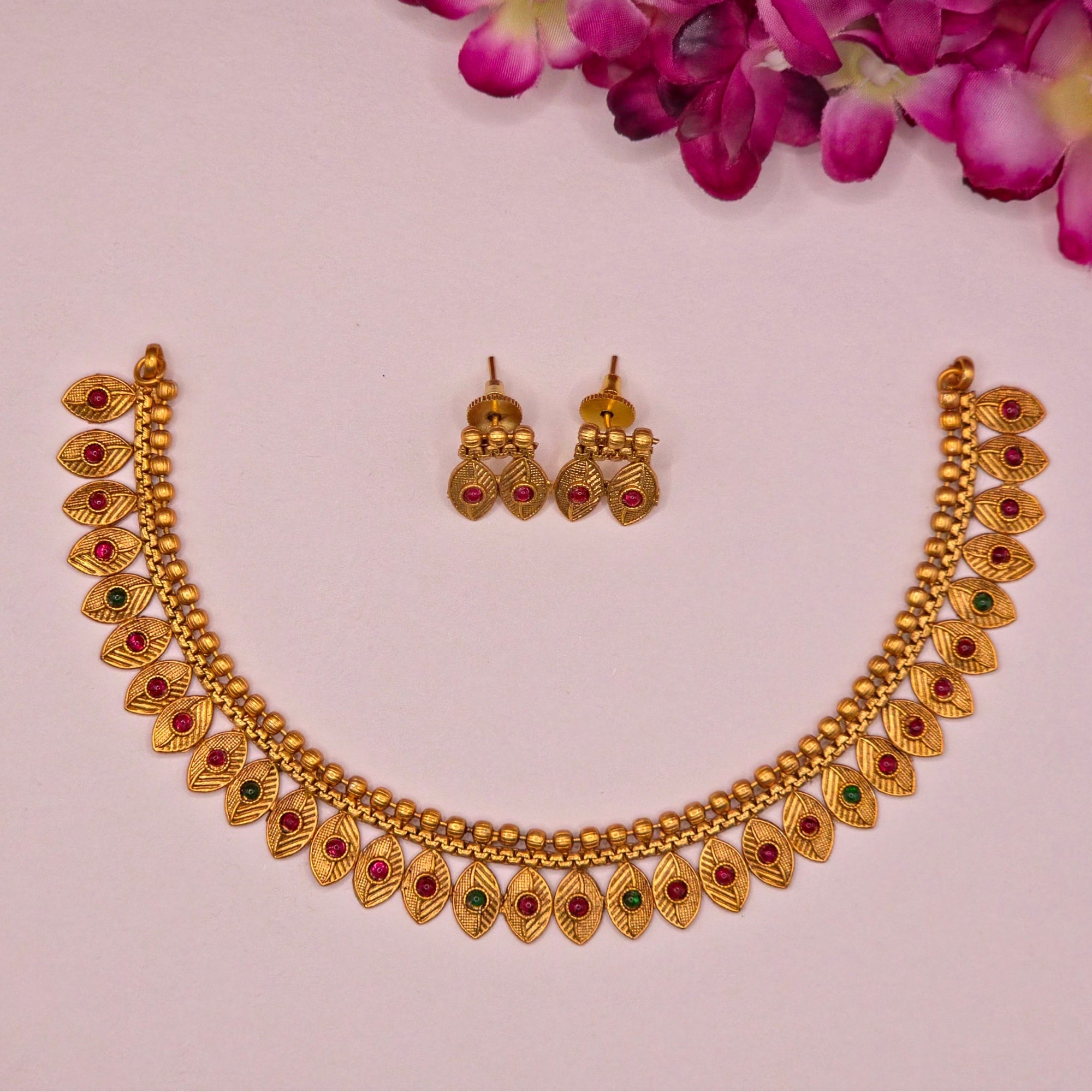 Leaf Motif Antique Choker Set