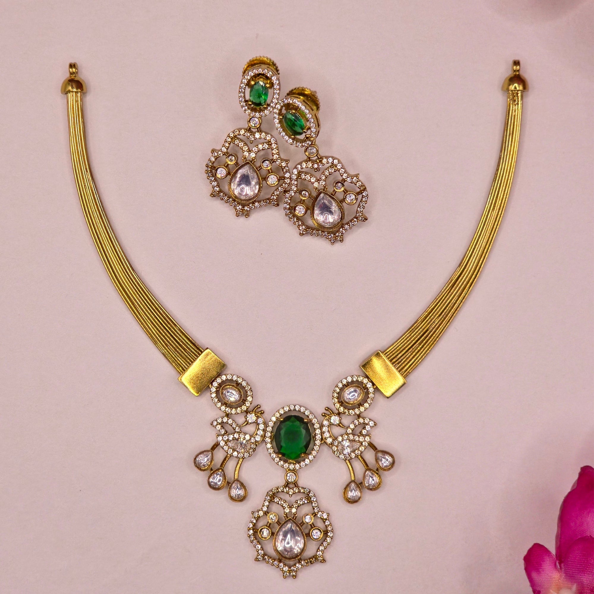 Royal Emerald Kundan Victorian Designer Hasli Set