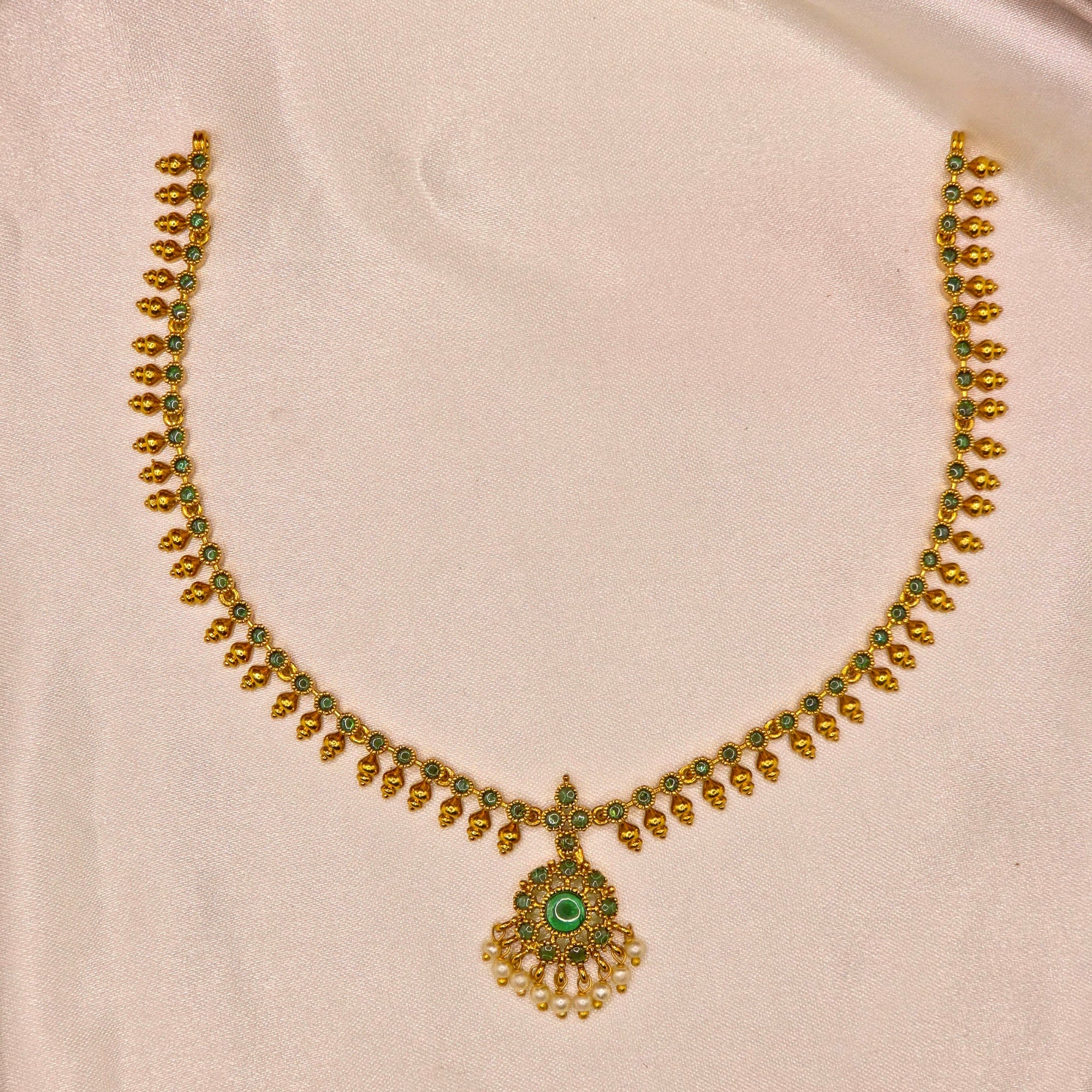 Emerald Bloom Pendant Necklace Set
