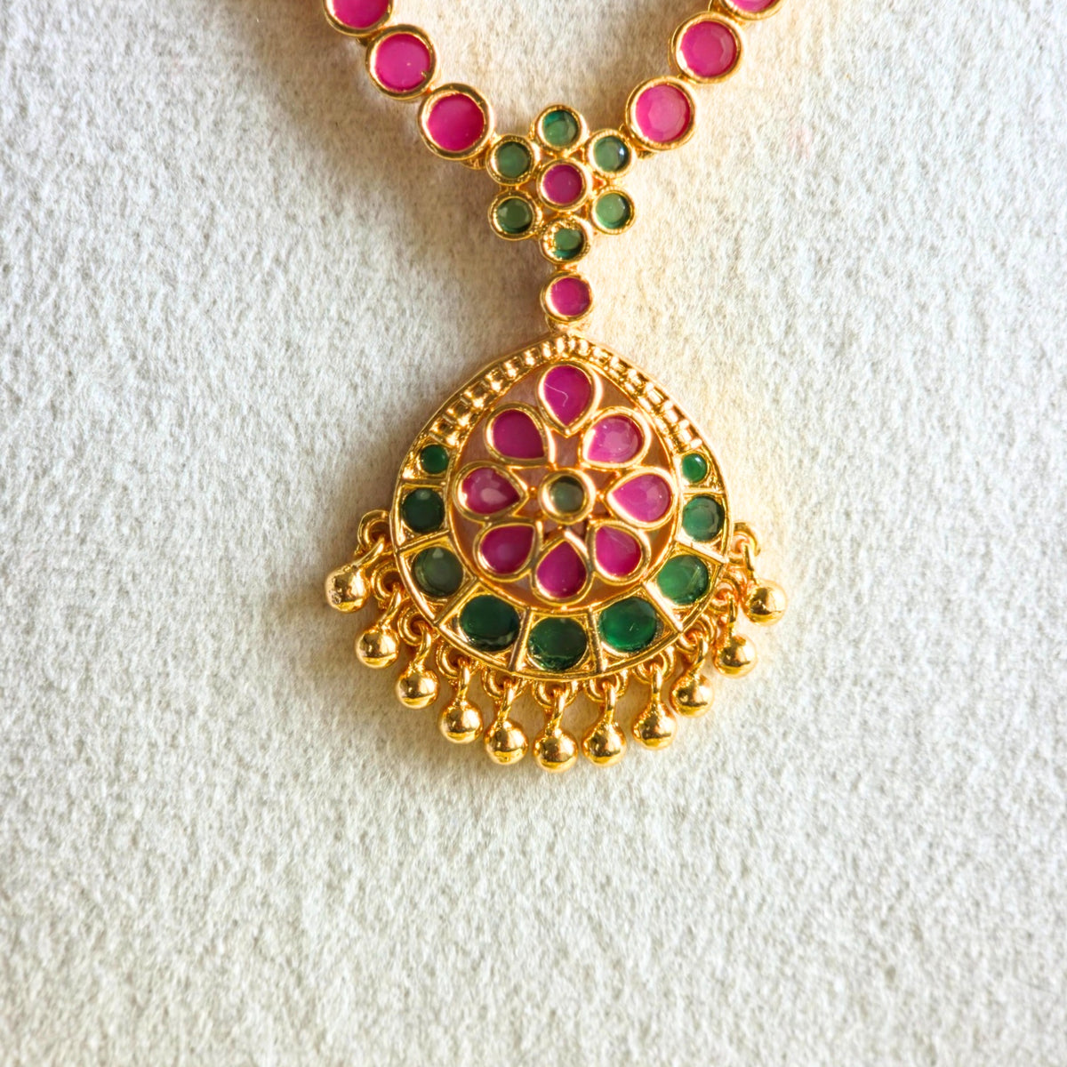 Rani Pink Floral Medallion Necklace Set
