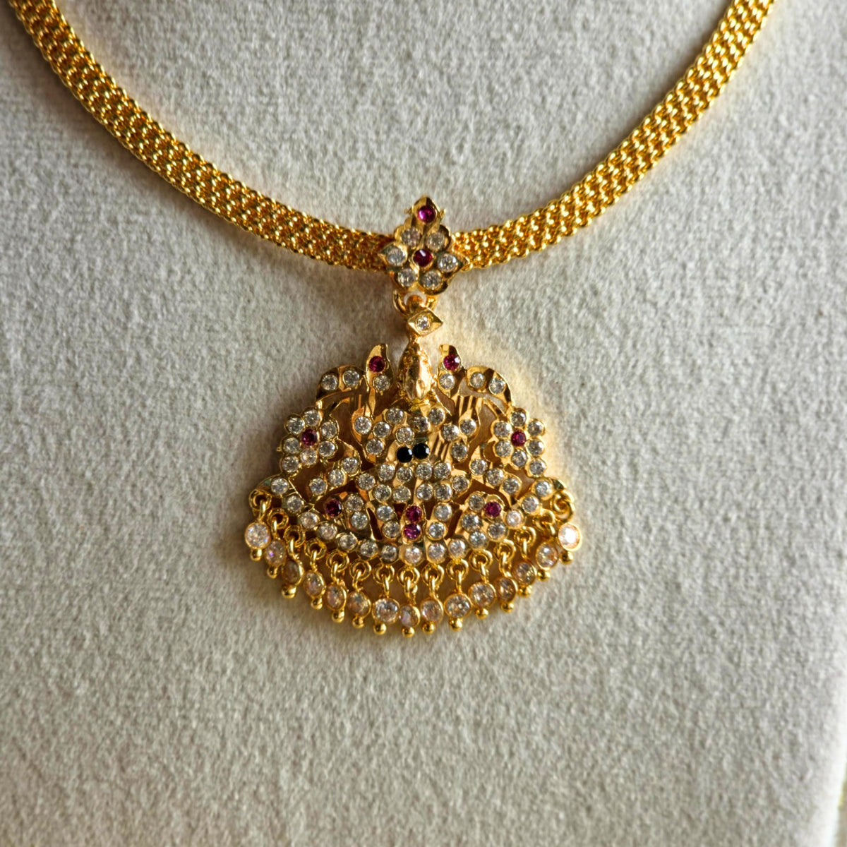 Vintage Attigai Stone Pendant Necklace