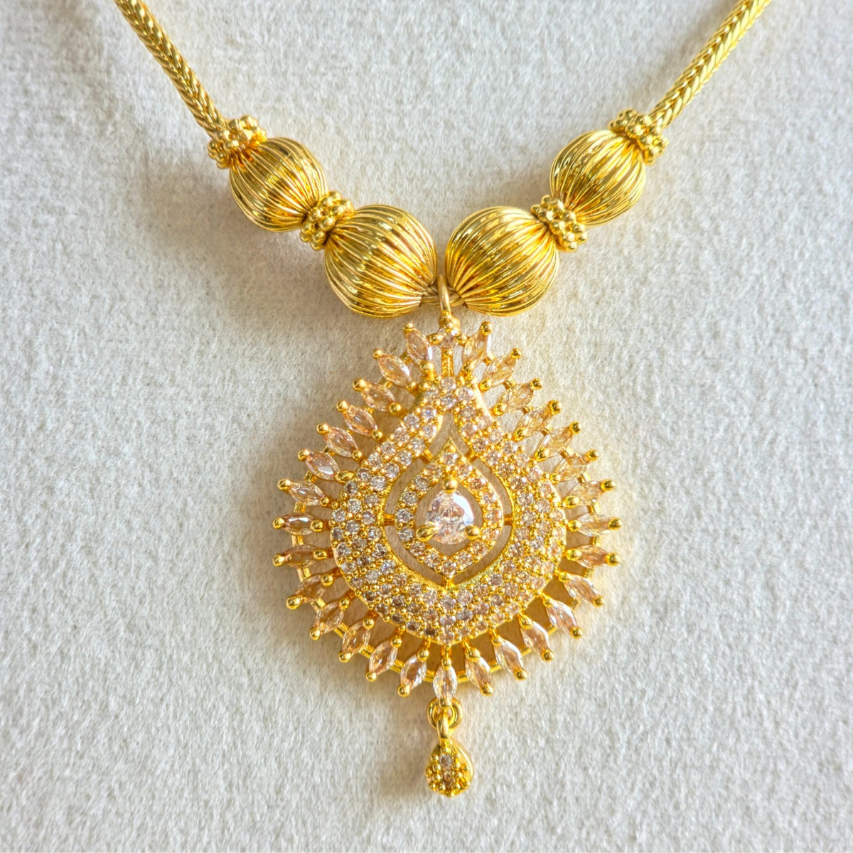 Beaded Pendant Necklace Set