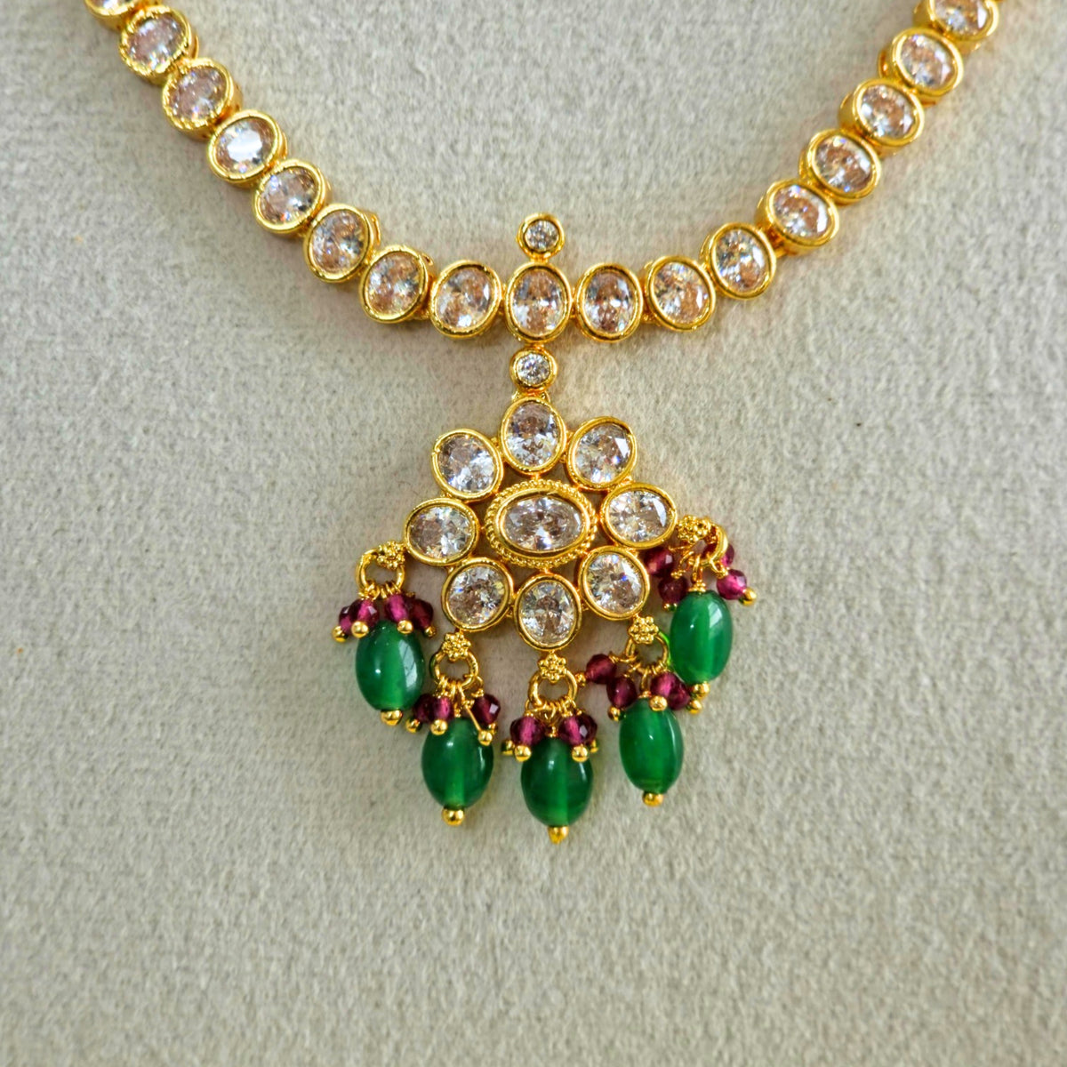 Emerald Drop Kemp Stone Necklace Set