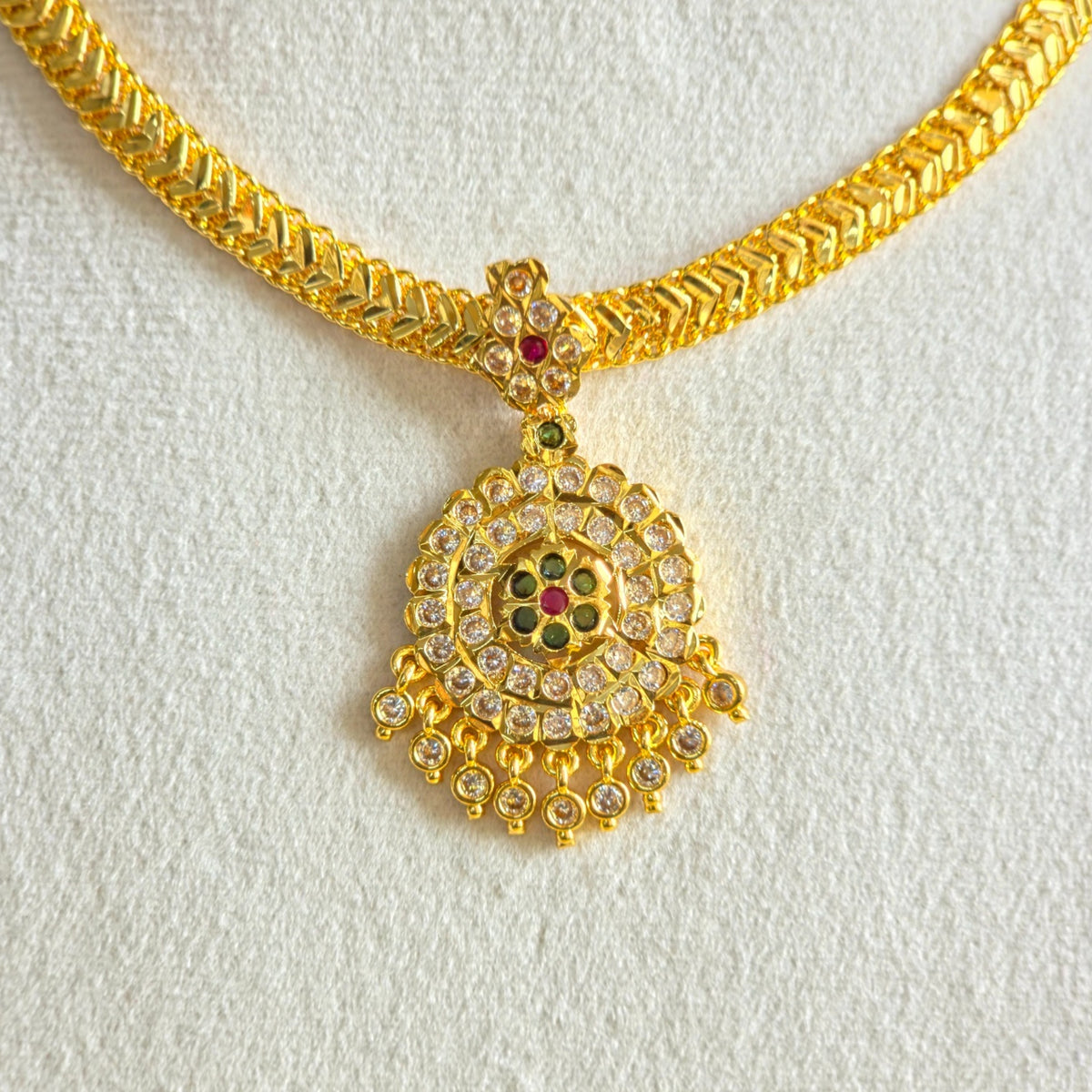 Circular Stone Pendant Necklace