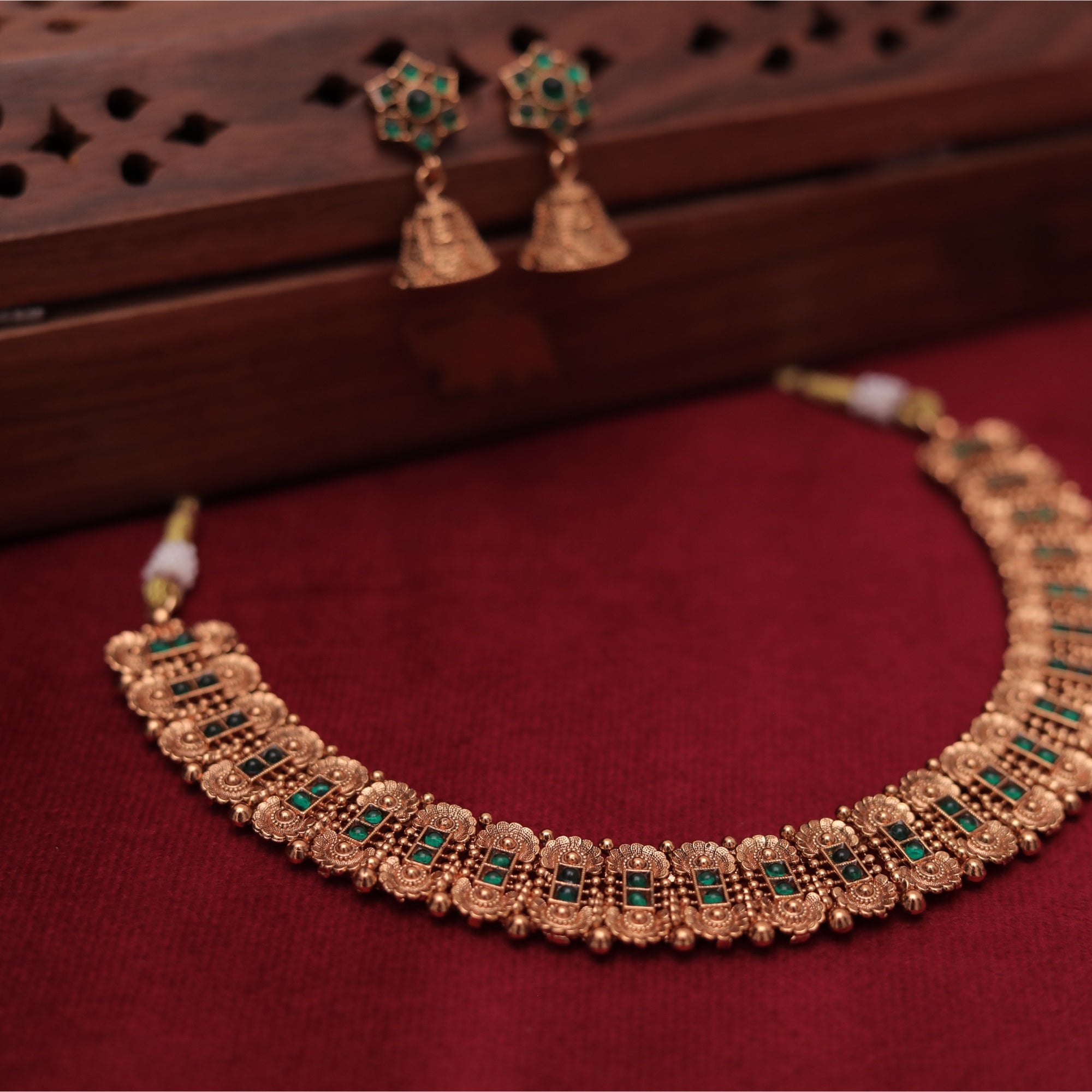 Emerald Floral Necklace