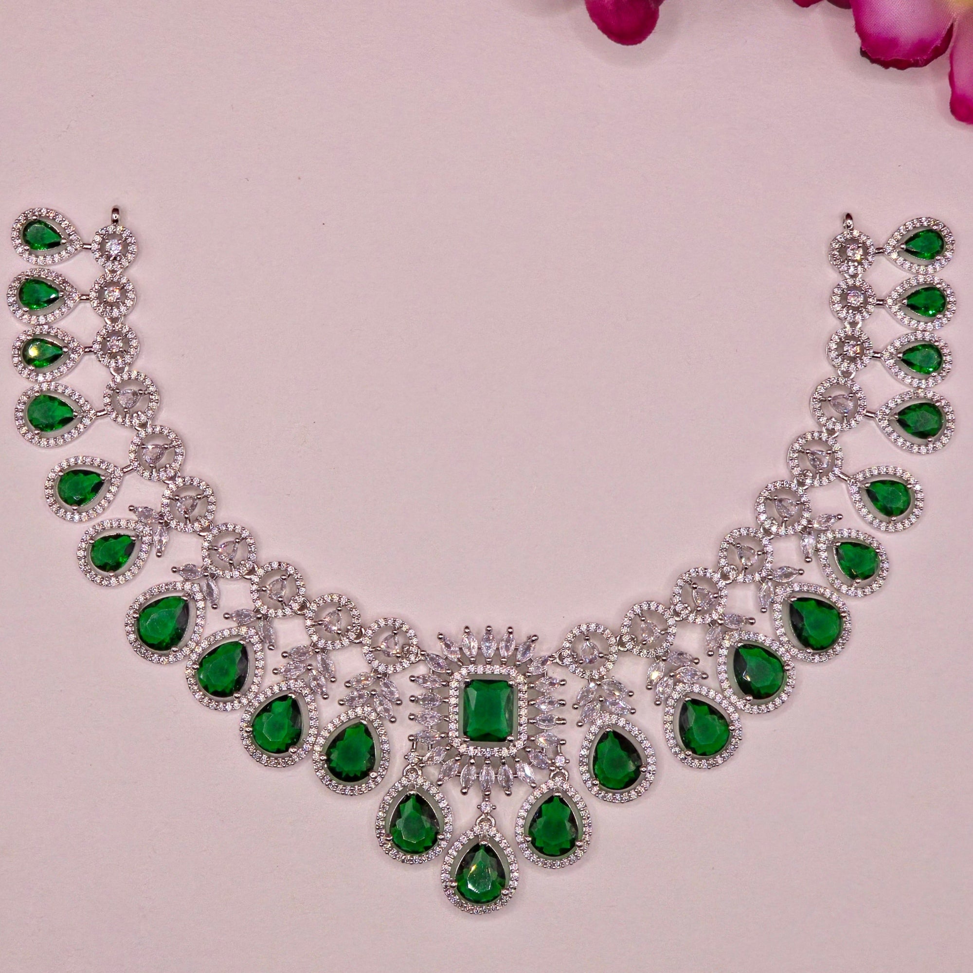 Royal Emerald Diamond Necklace Set