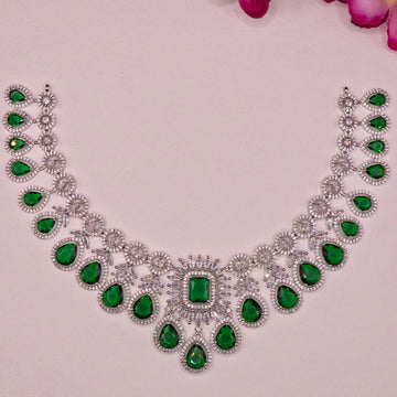 Royal Emerald Diamond Necklace Set