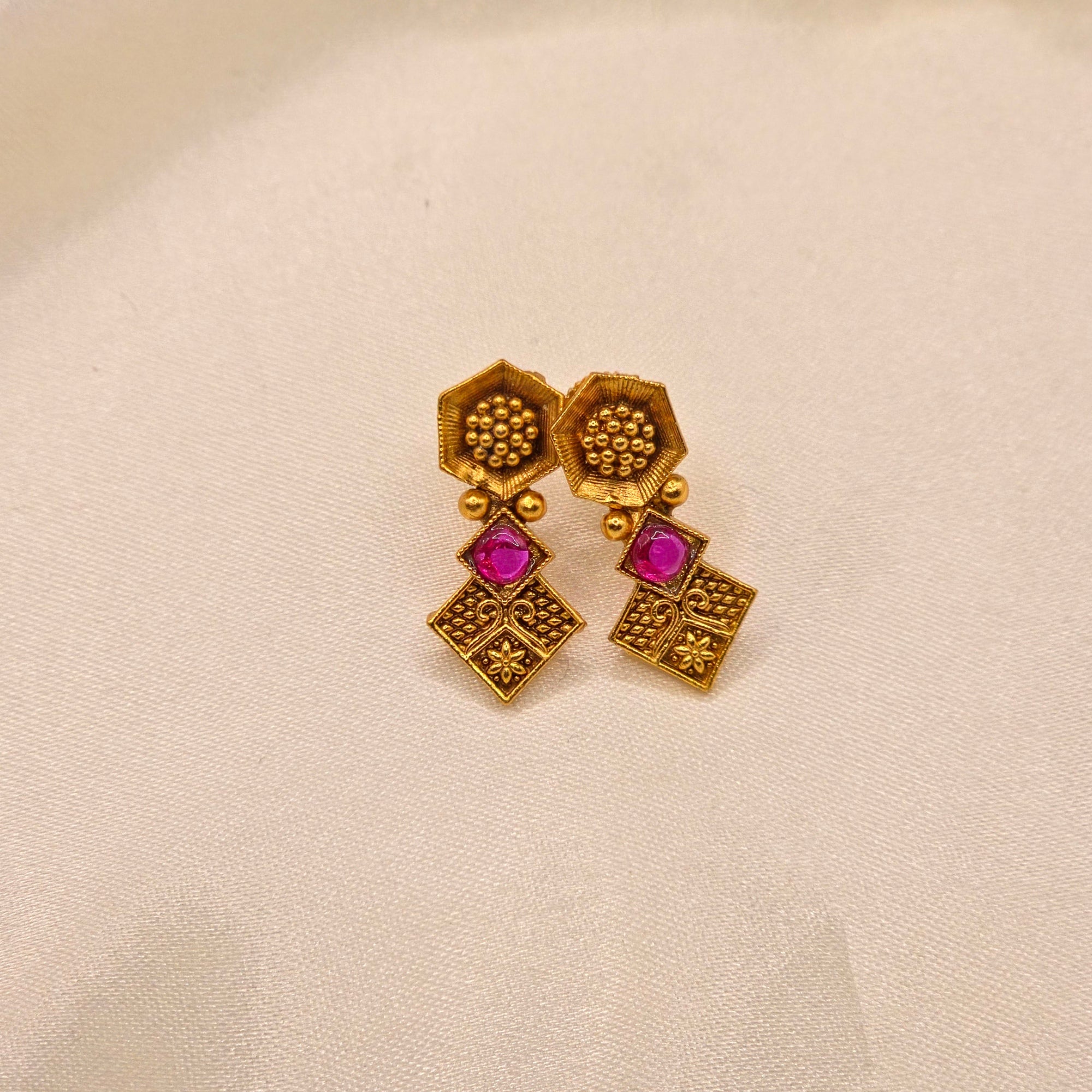 Ruby Antique Hexagon Set