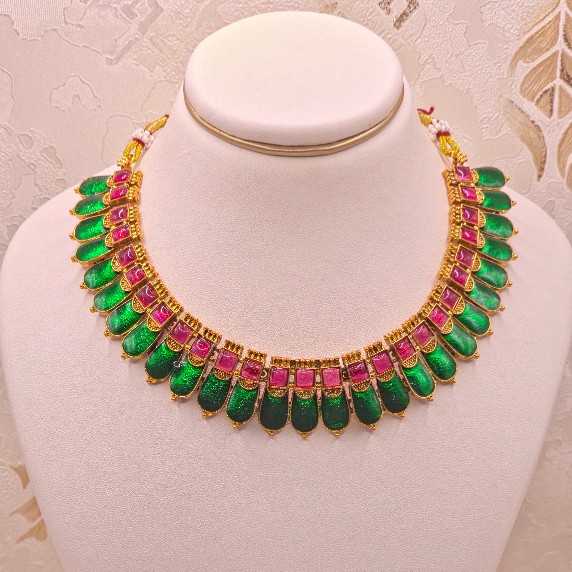 Emerald Ruby Collar Set
