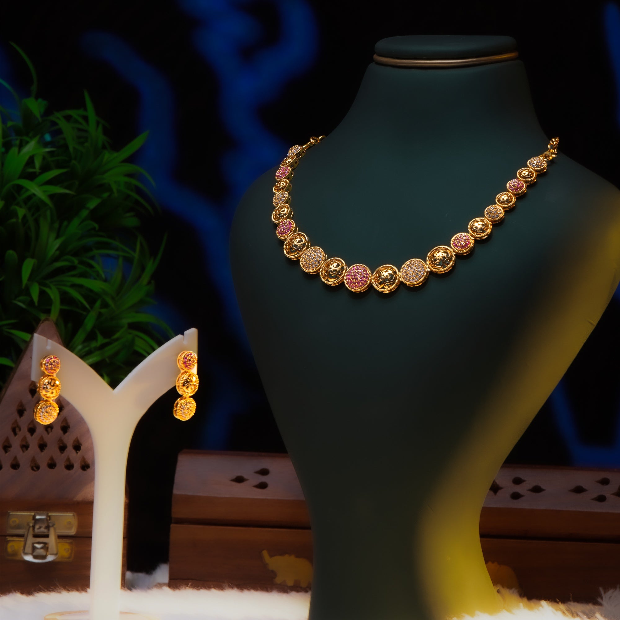 Temple Coin Oval Link Necklace Set