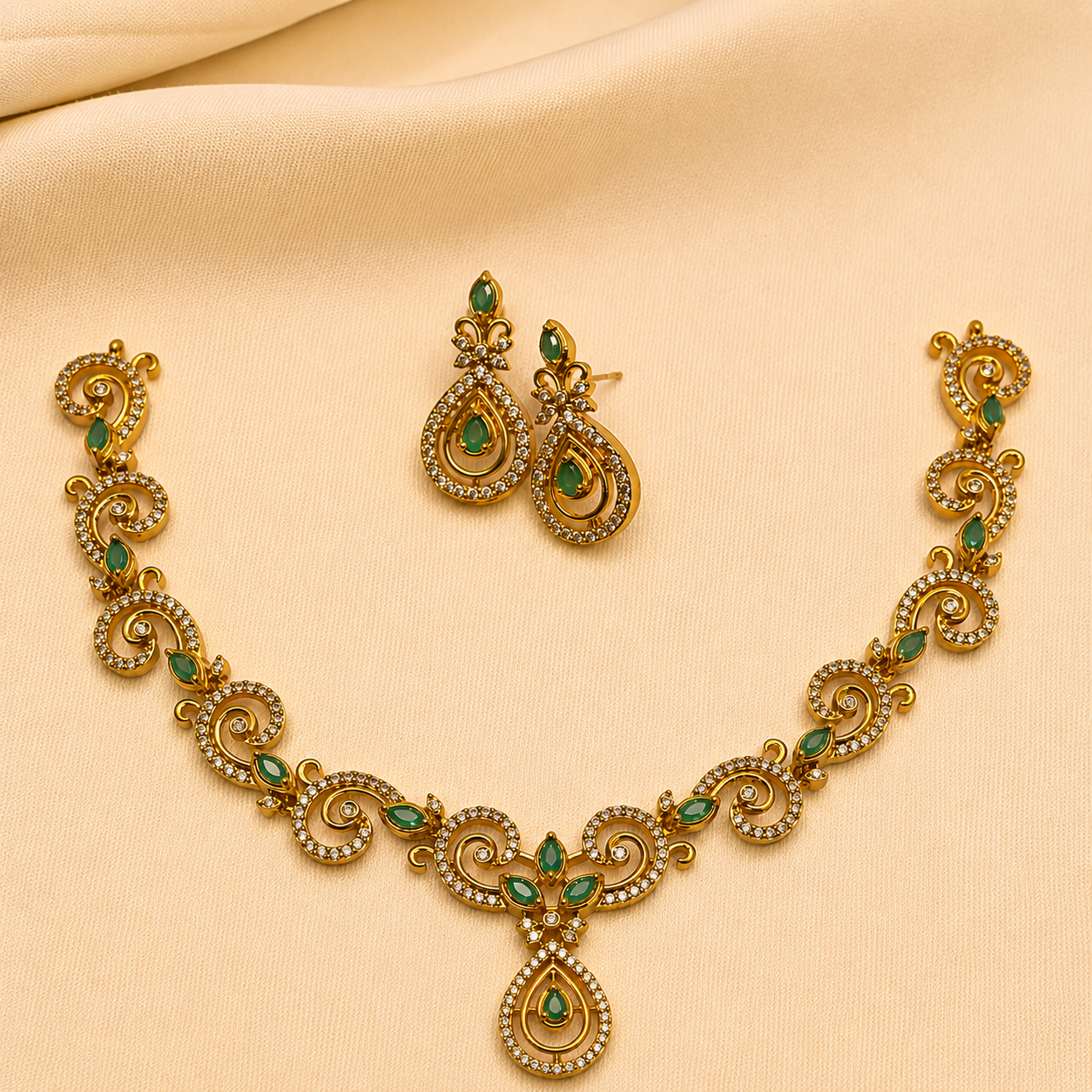 Emerald Spiral Designer Necklace Set