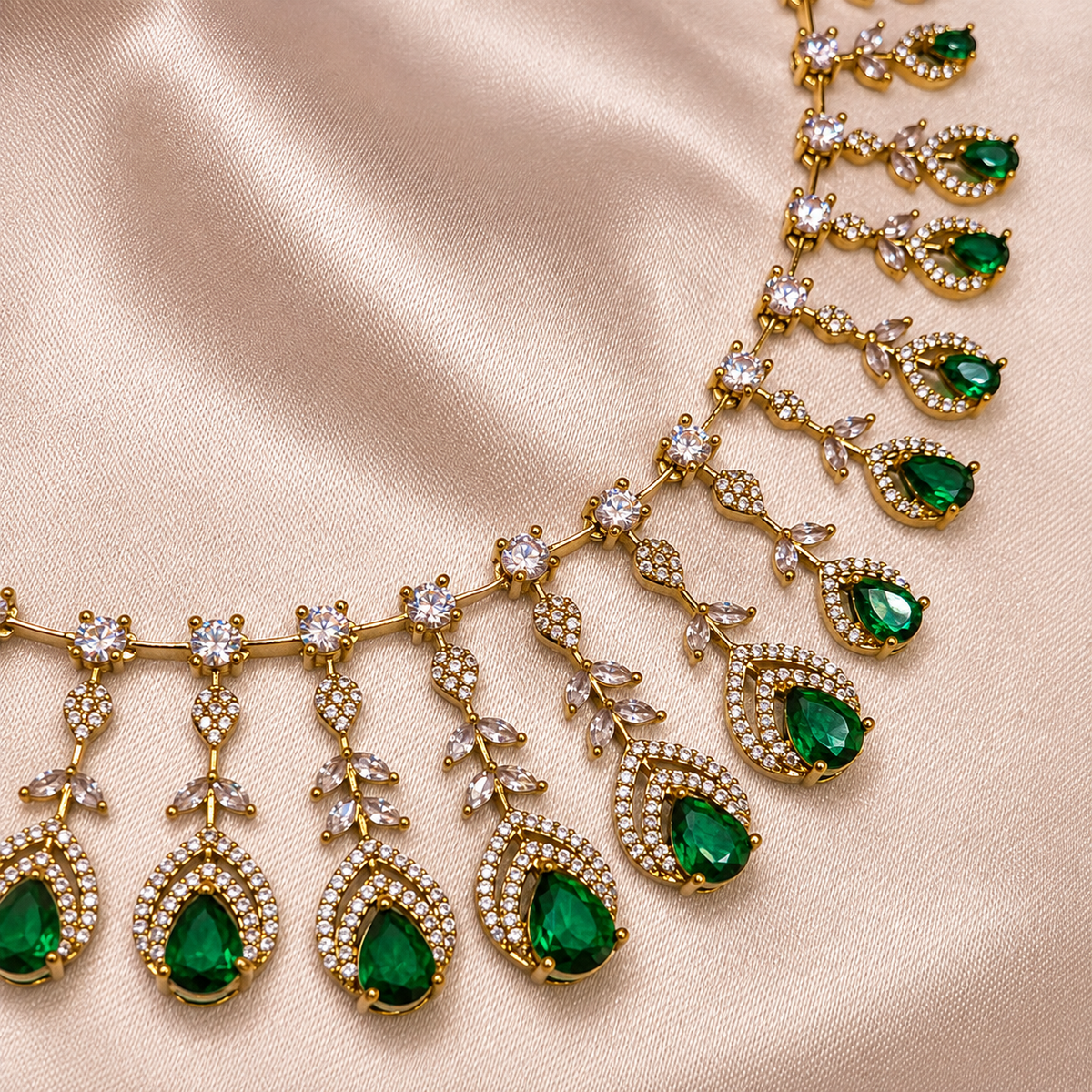 Festive Emerald Bridal Jewelry Set