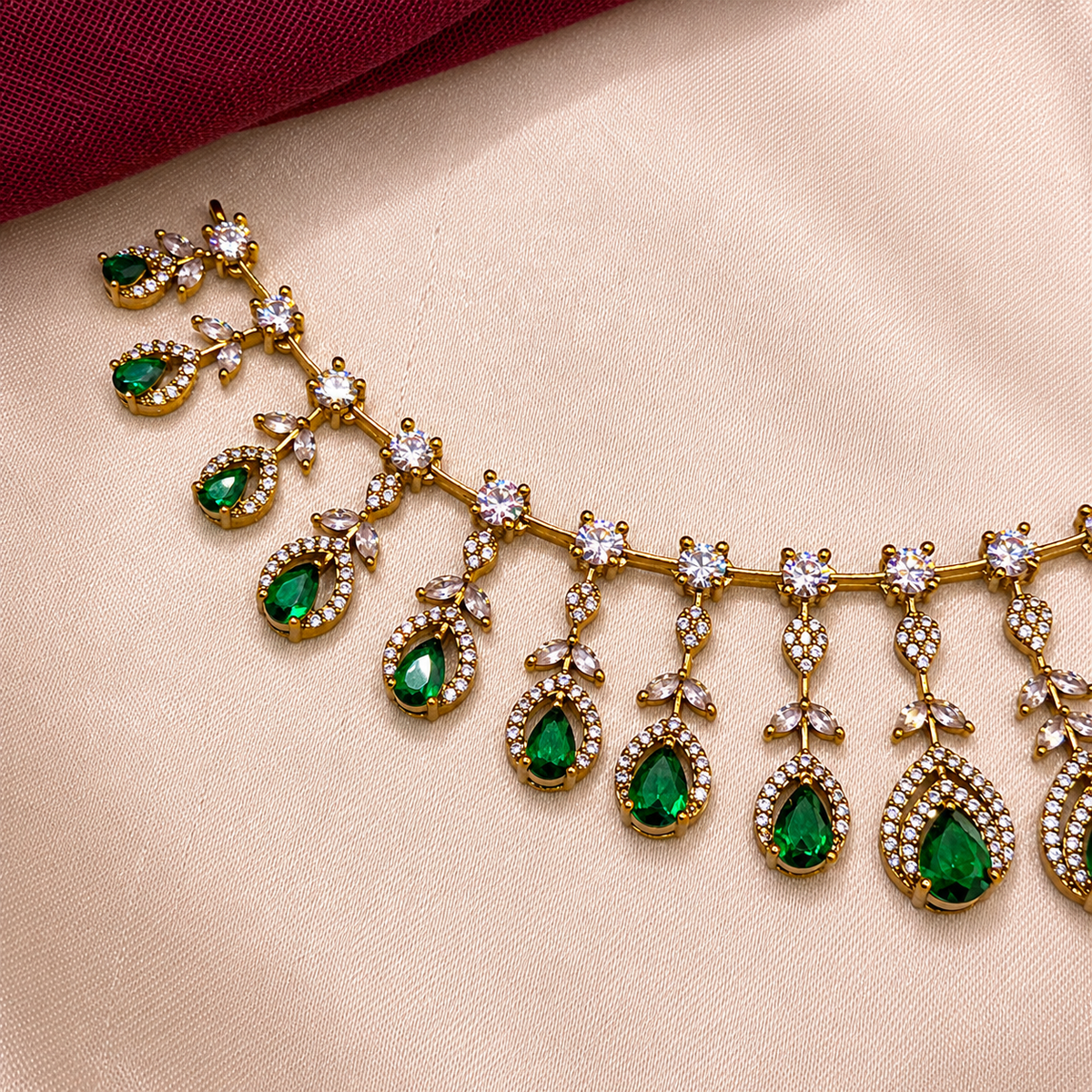 Festive Emerald Bridal Jewelry Set