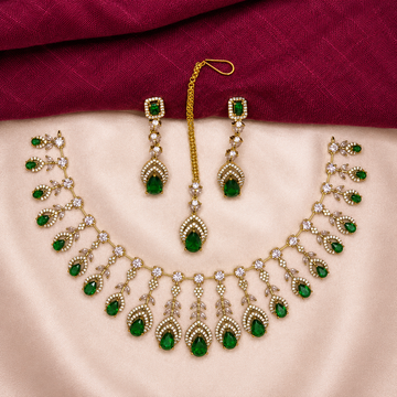 Festive Emerald Bridal Jewelry Set