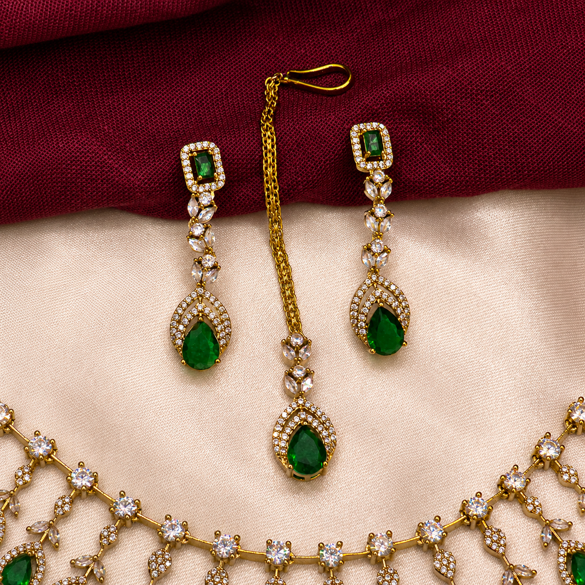 Festive Emerald Bridal Jewelry Set