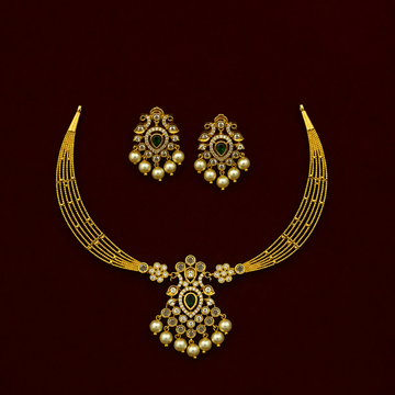 Kundan Pearl Pendant Necklace Set