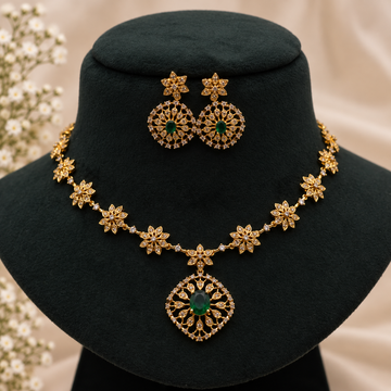 Green Floral Necklace Set