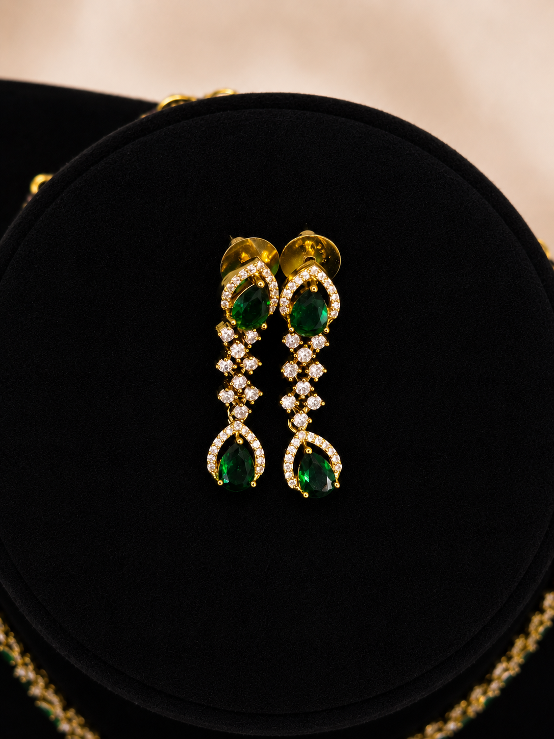 Emerald Teardrop Necklace Set
