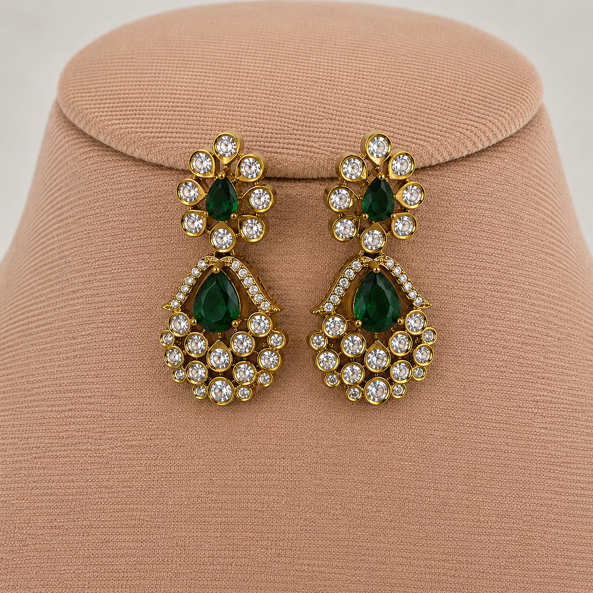 Emerald Kundan Choker Necklace Set