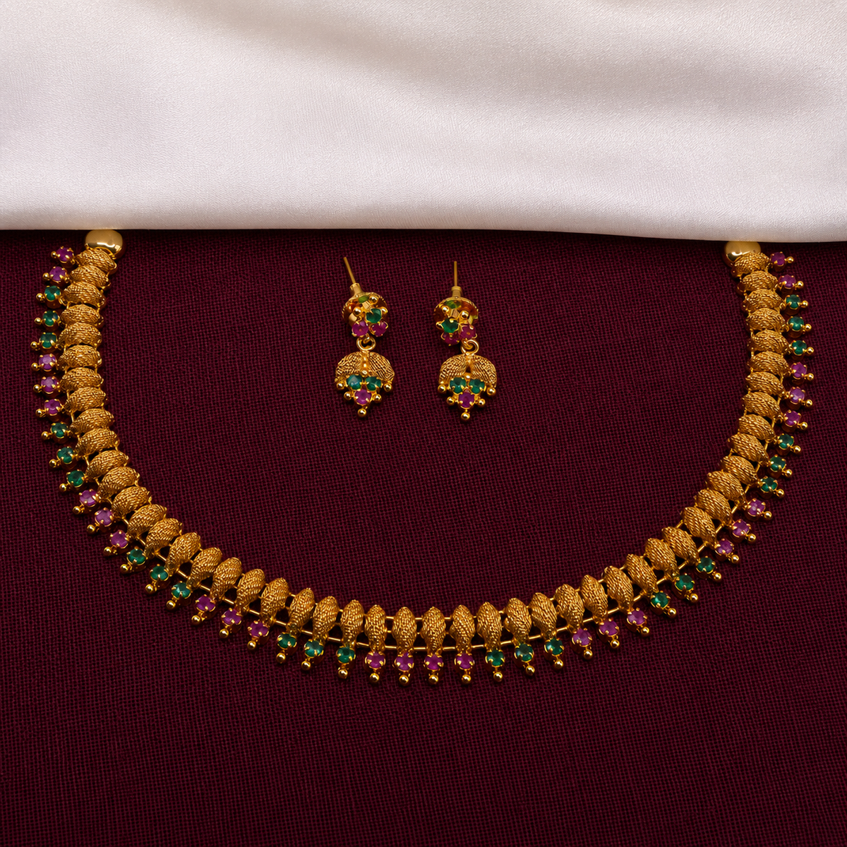 Heritage Kemp Leaf Necklace Set