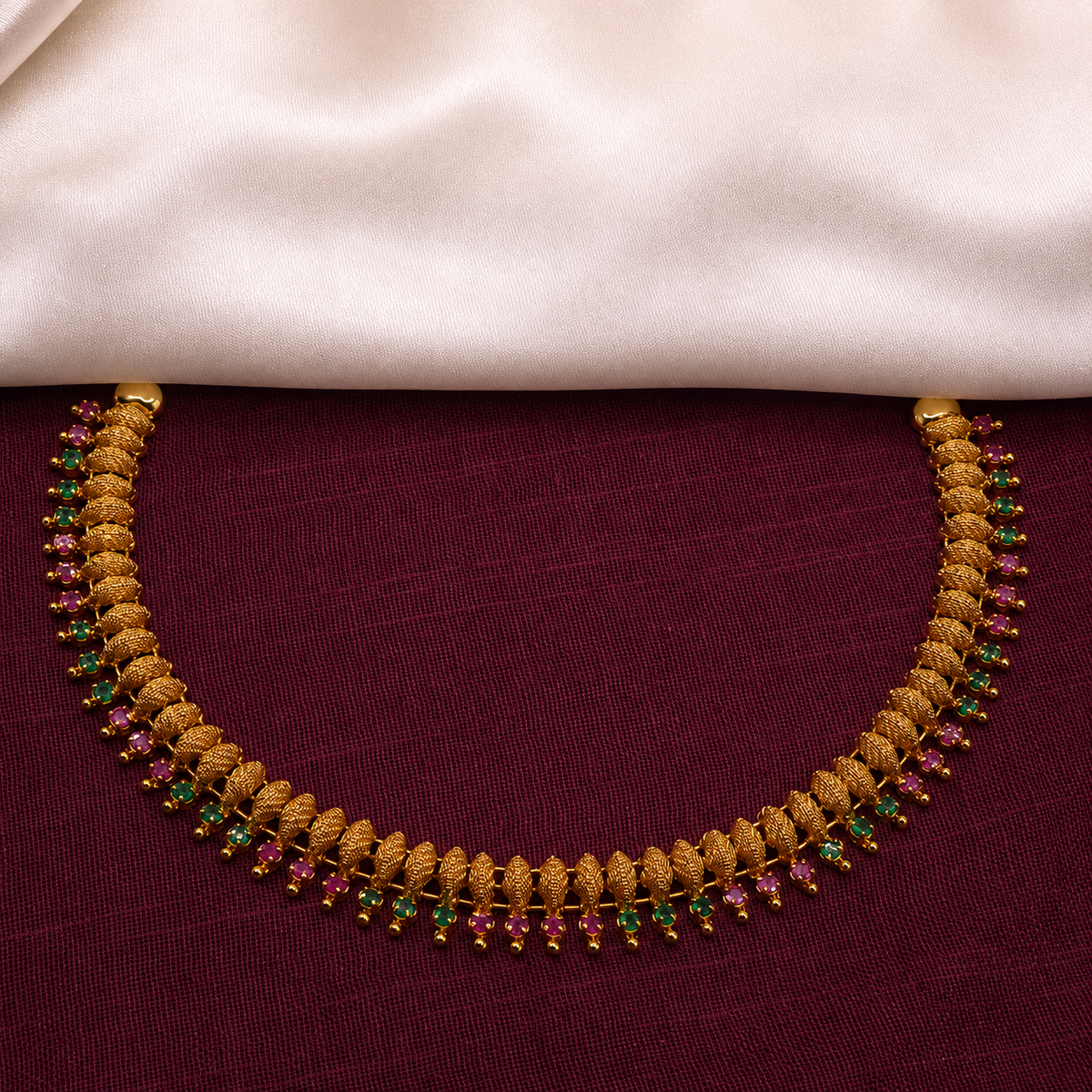 Heritage Kemp Leaf Necklace Set