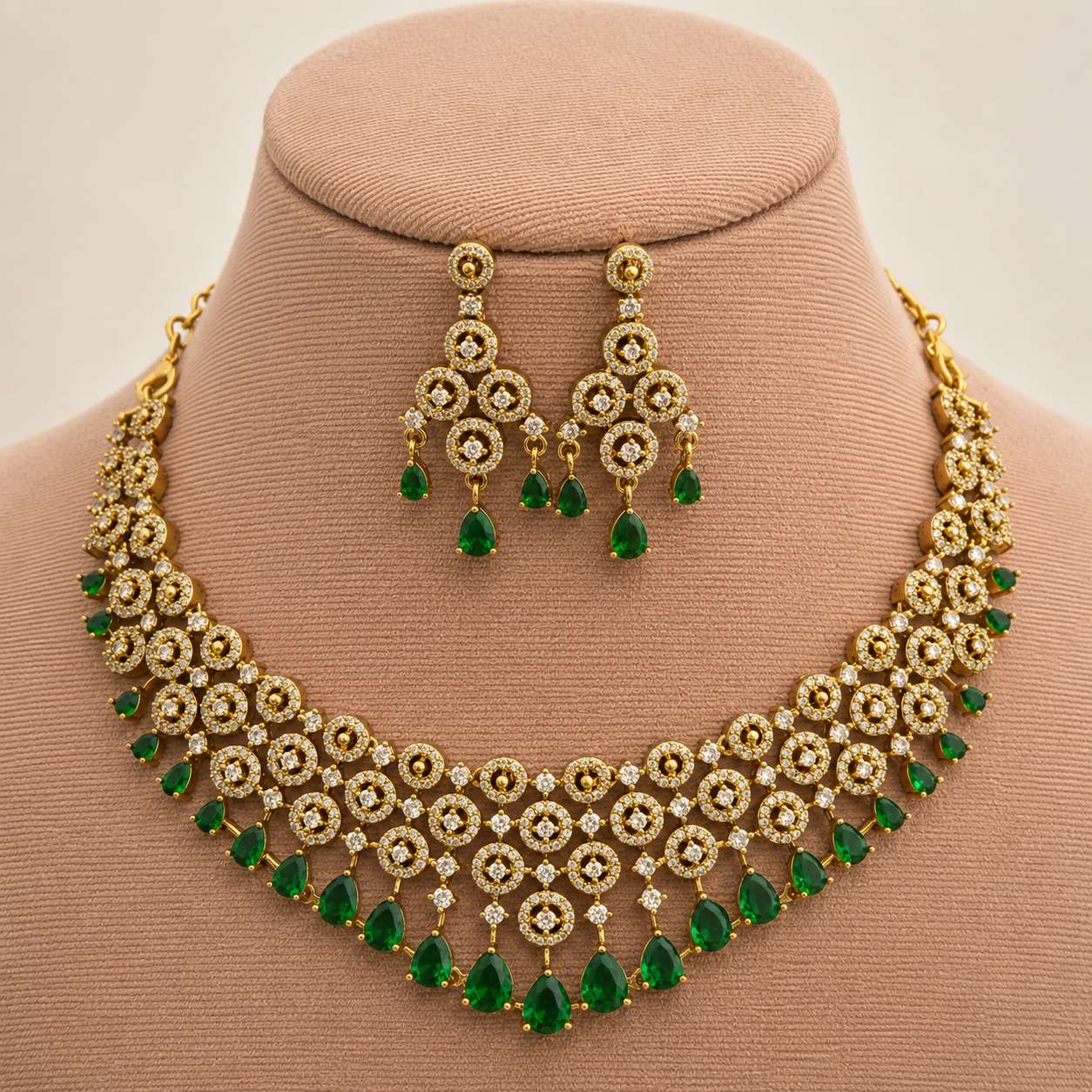 The Emerald Heirloom Choker Set
