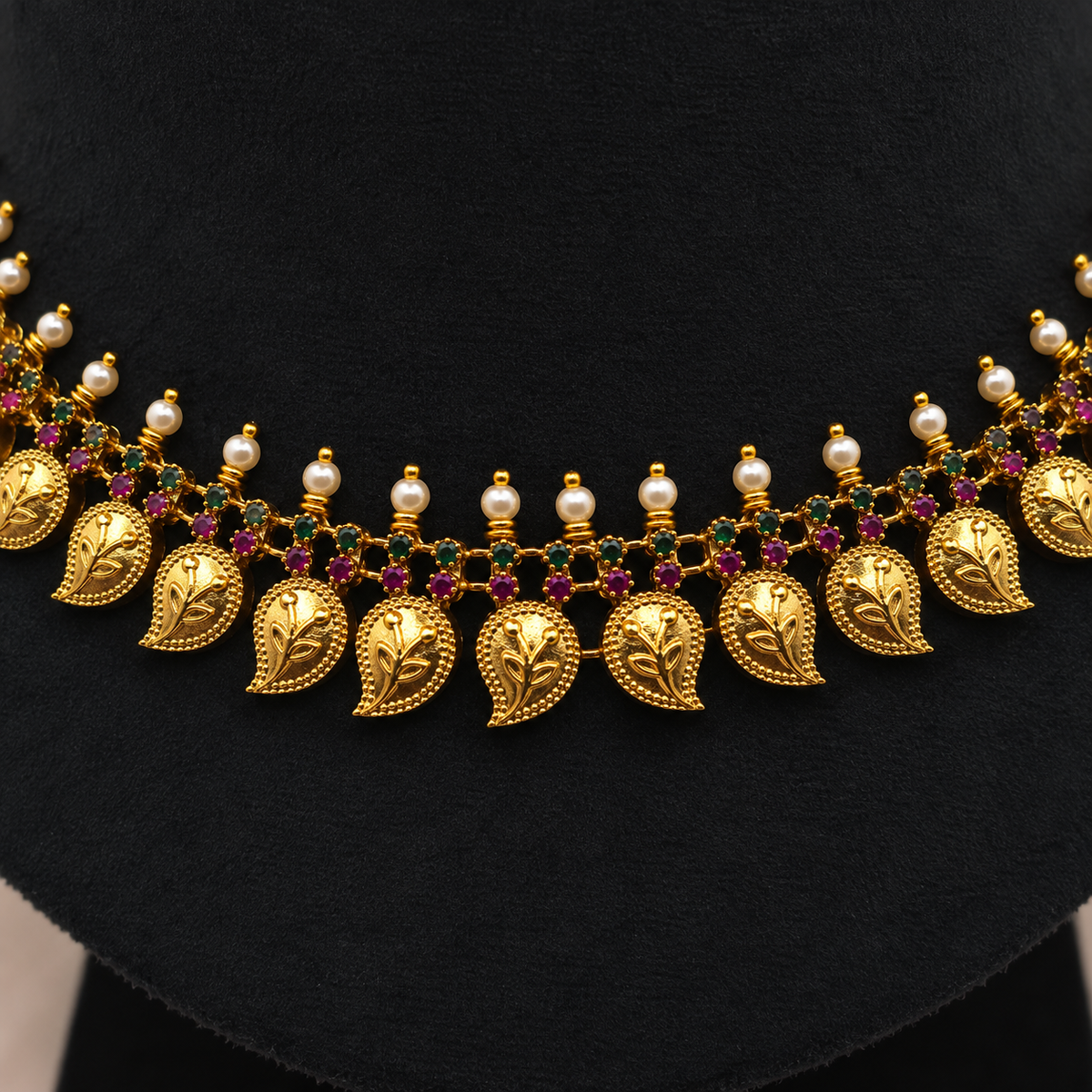 Ruby Green Leaf Pearl Necklace Set