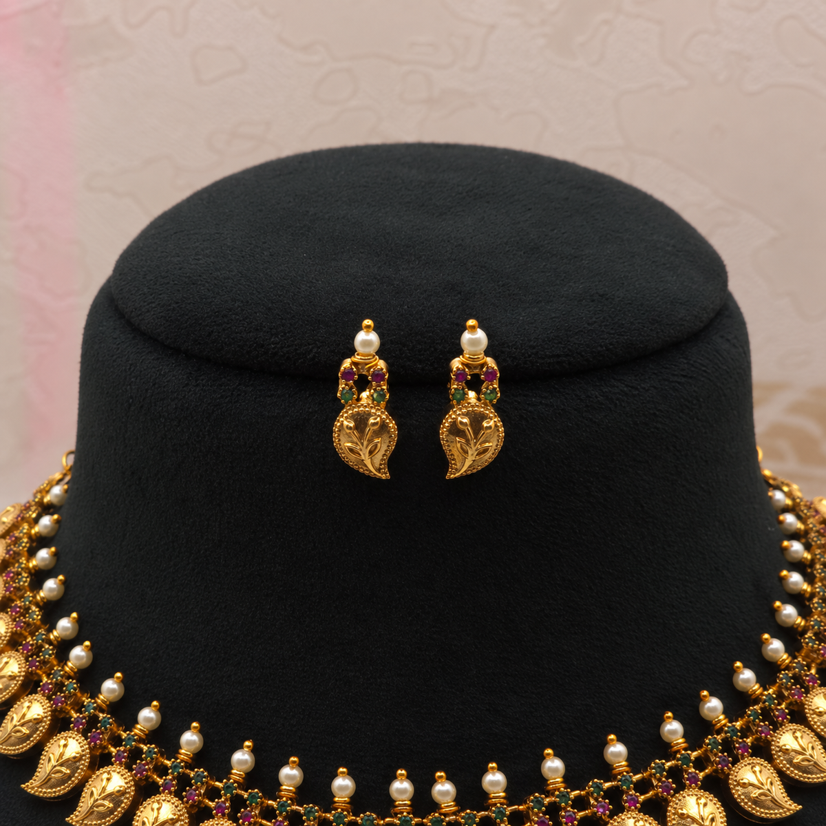 Ruby Green Leaf Pearl Necklace Set