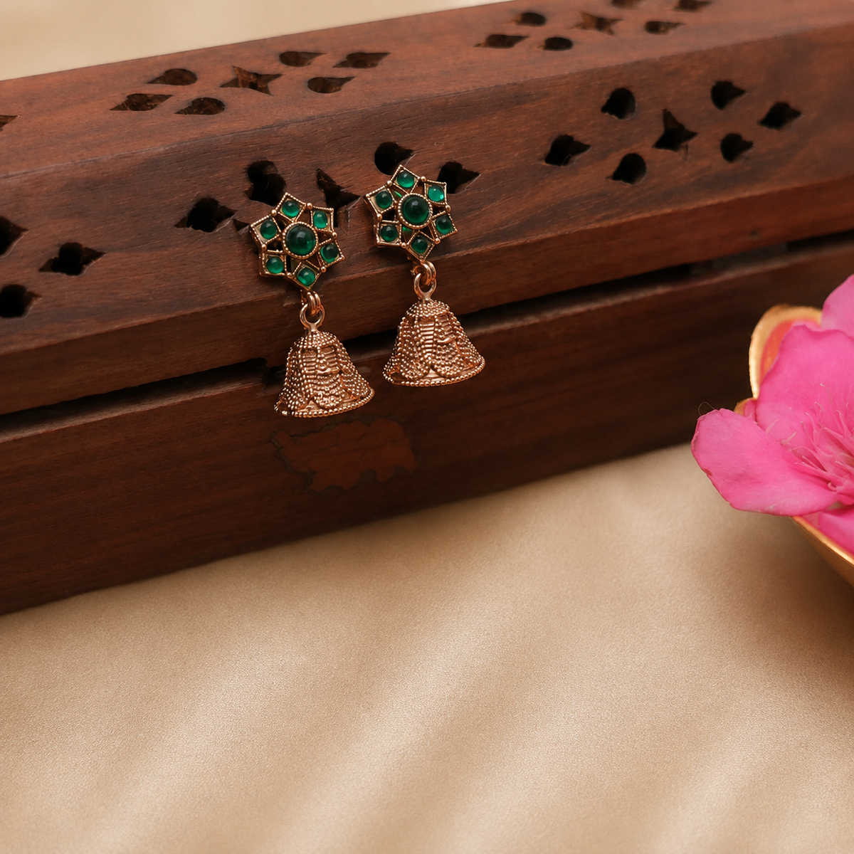 Emerald Floral Necklace