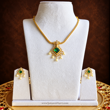 Green Stone Pendant Necklace Set