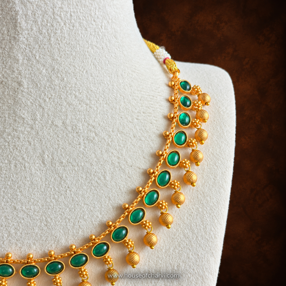 Emerald Traditional Gold Necklace Set