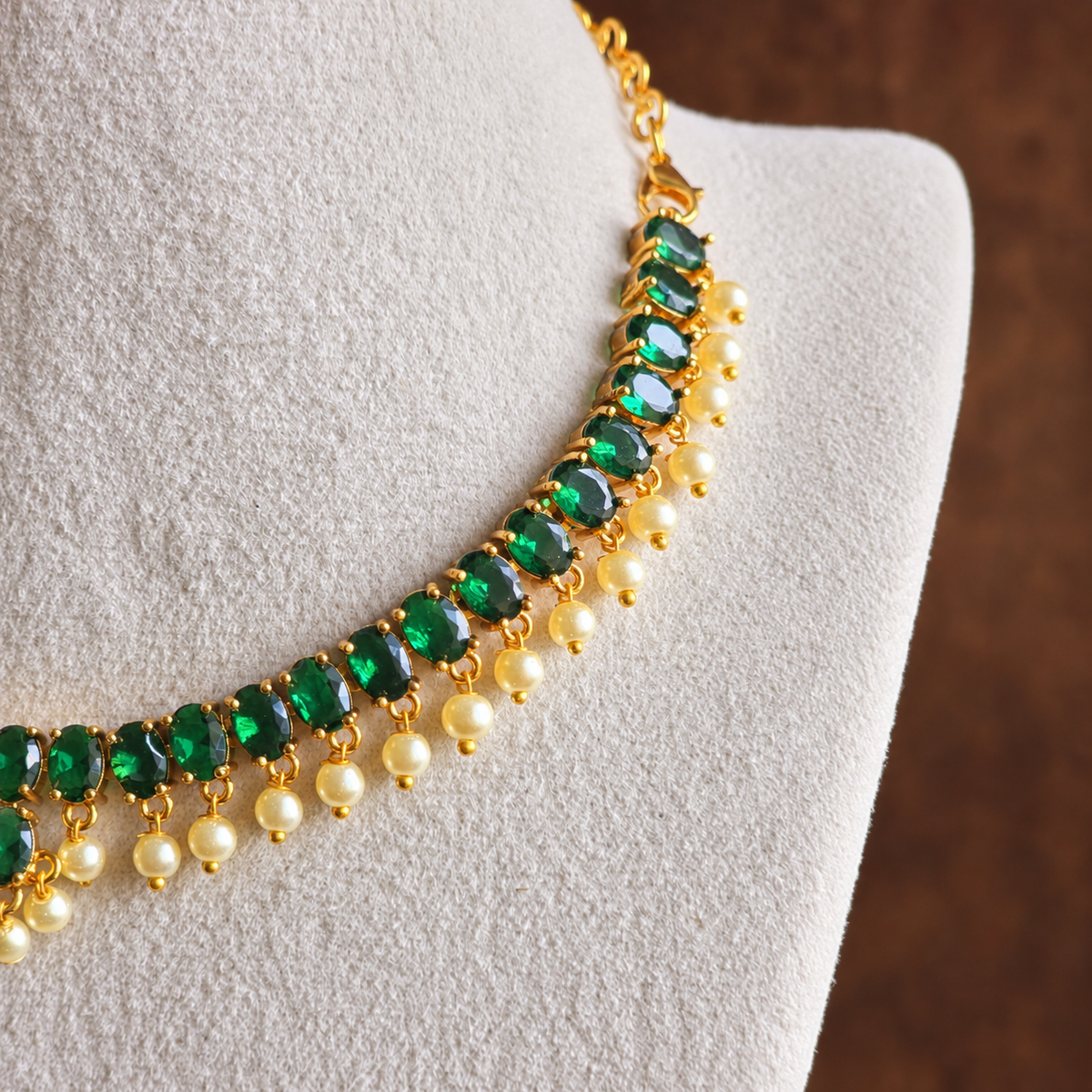 Green Stone Pearl Drop Necklace Set