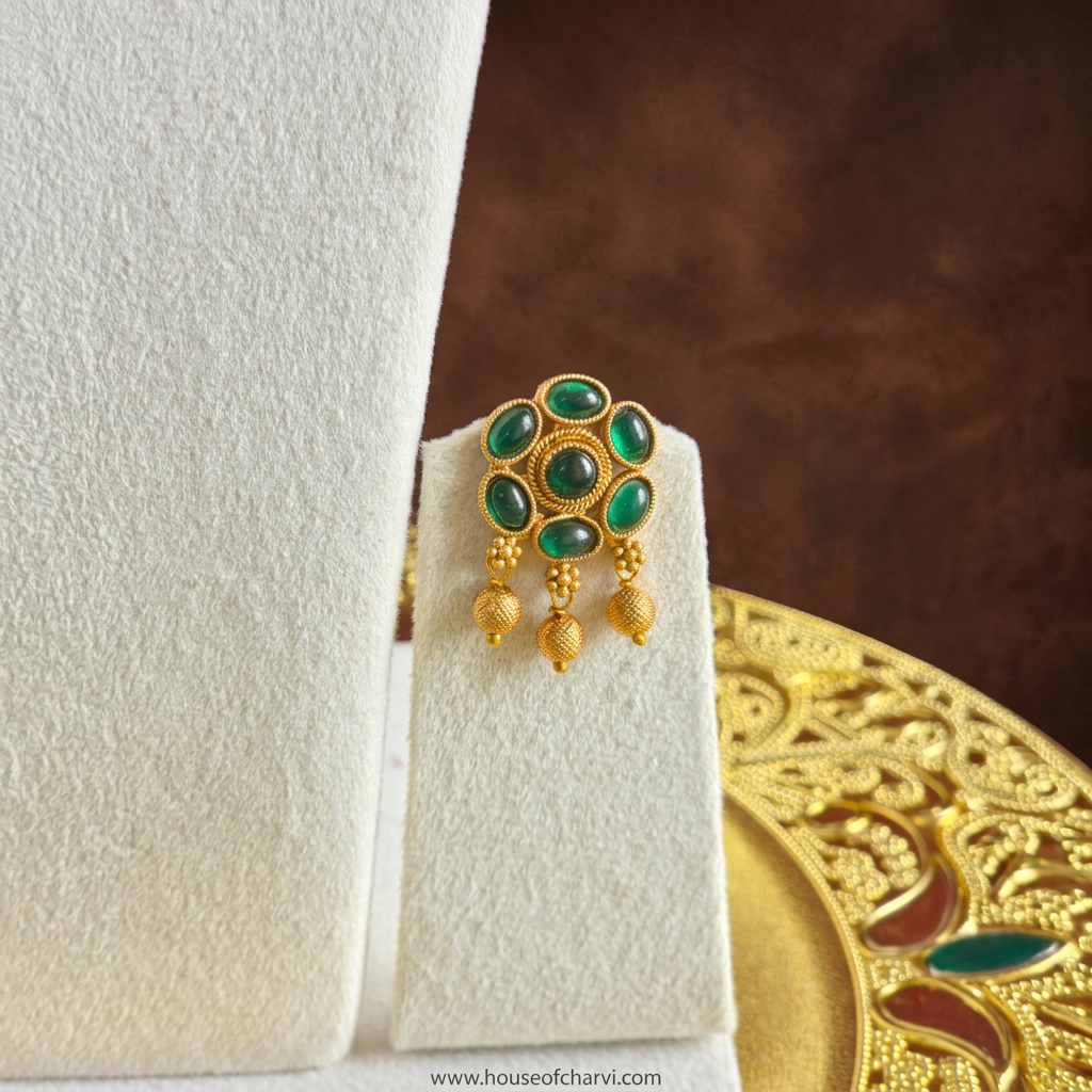 Emerald Traditional Gold Necklace Set