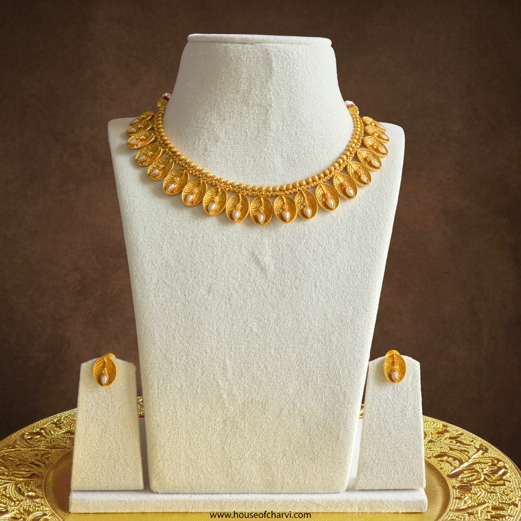 Antique Gold Paisley Necklace Set