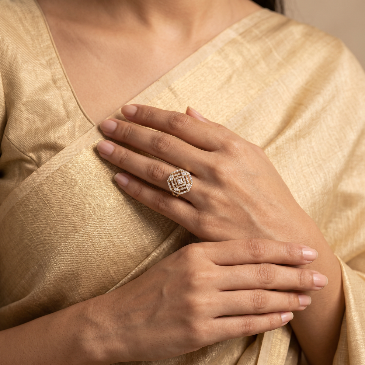 Geometric Diamond Lattice Ring