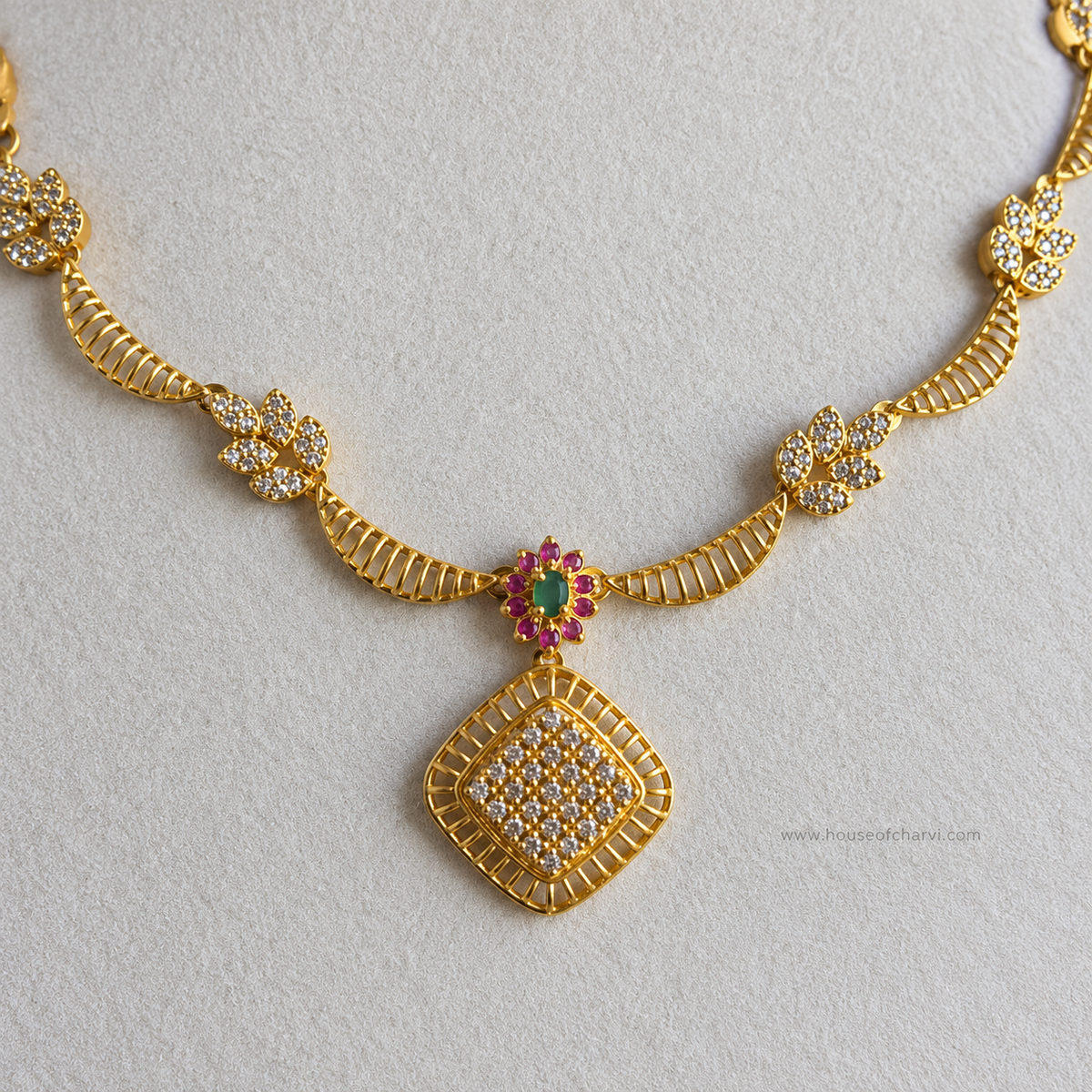 Floral Lattice Pendant Necklace Set