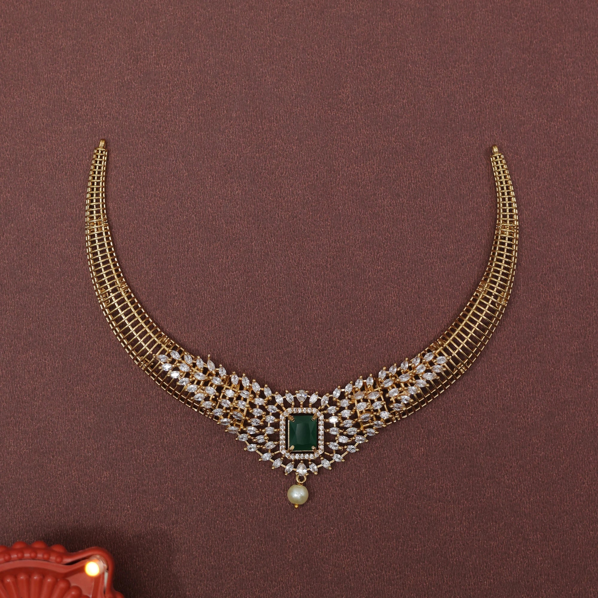 EMERALD AURA NECKLACE