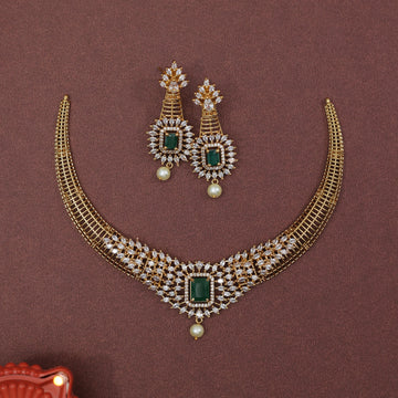 EMERALD AURA NECKLACE