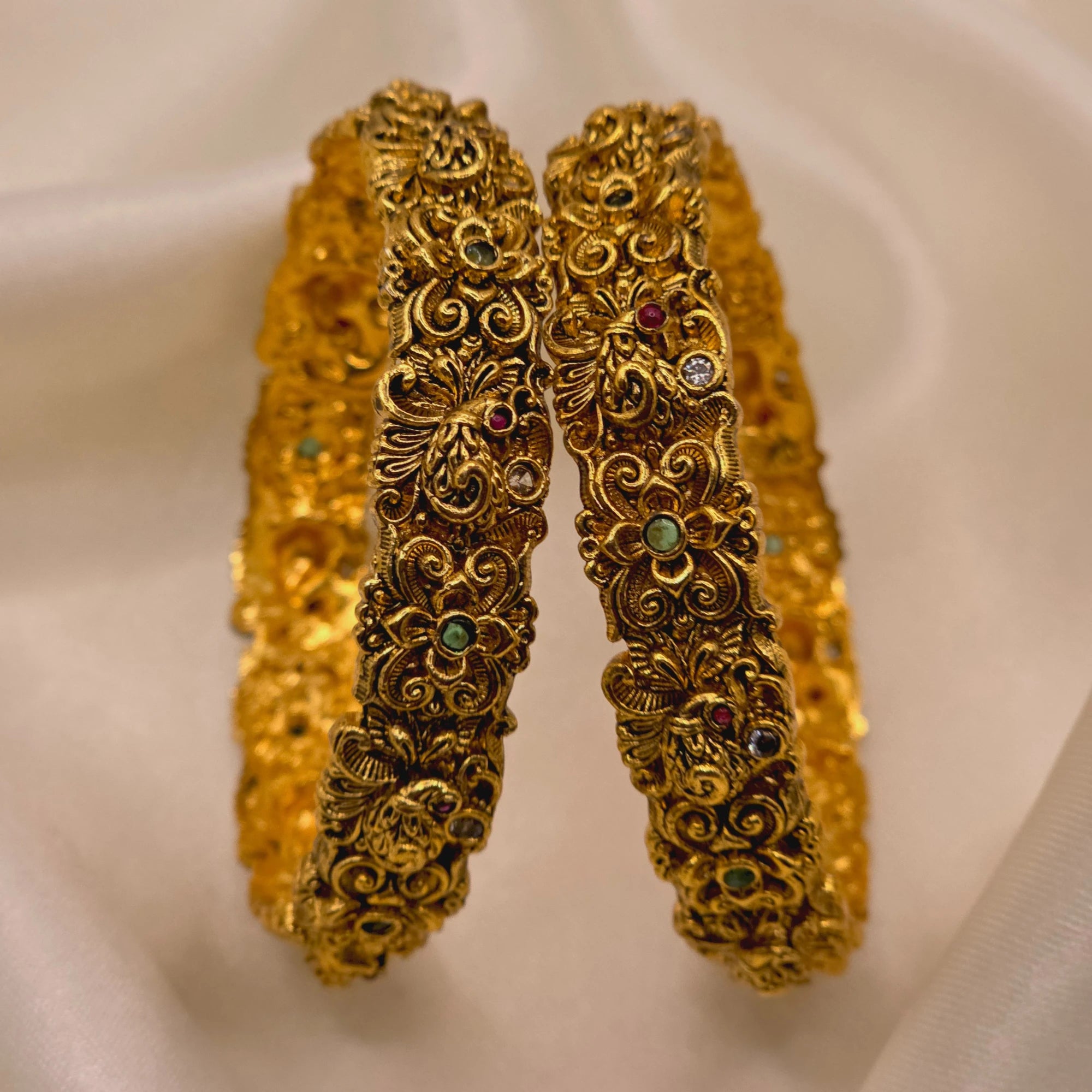 NON IDOL RUHANI PEACOCK KADA BANGLES