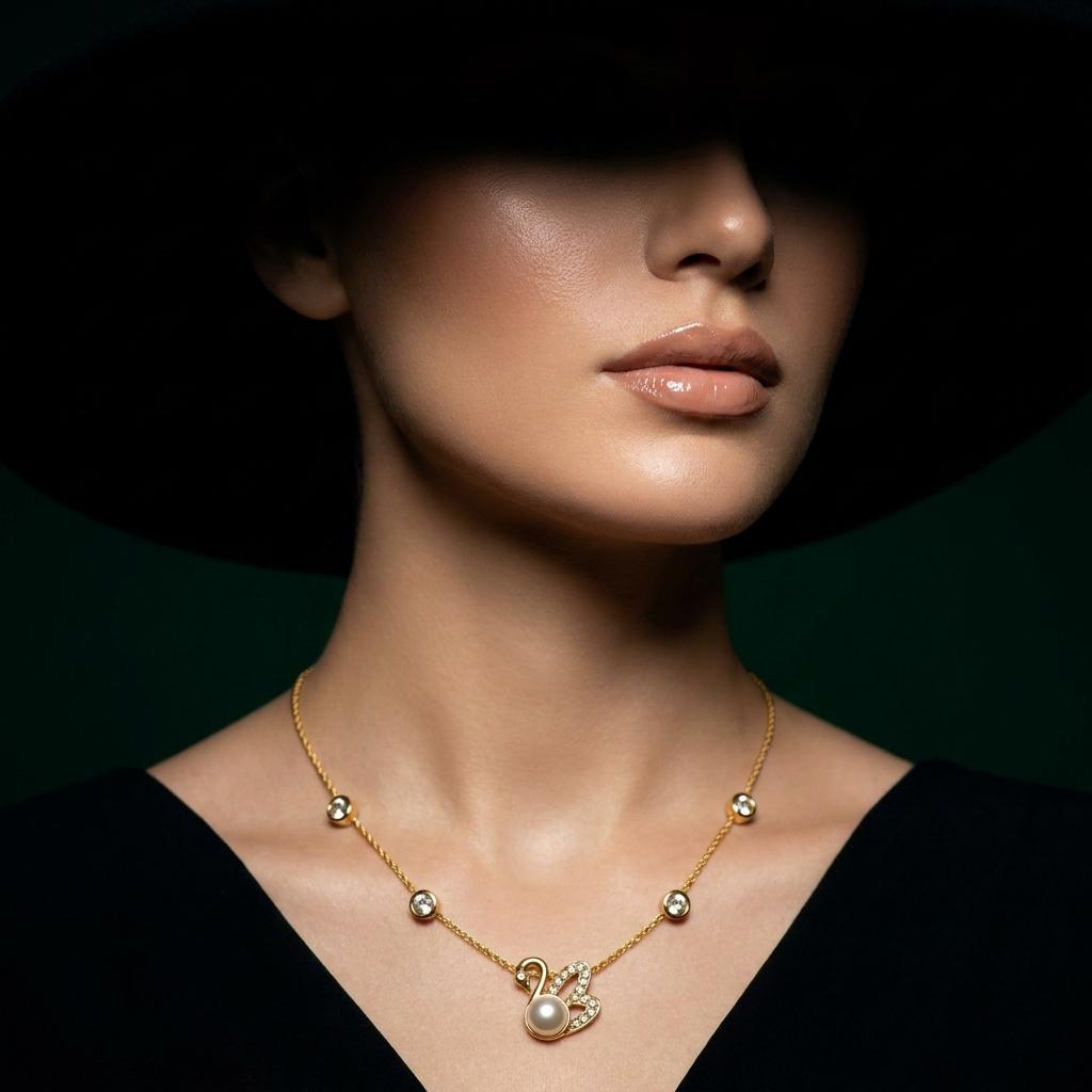Swan Pearl Necklace