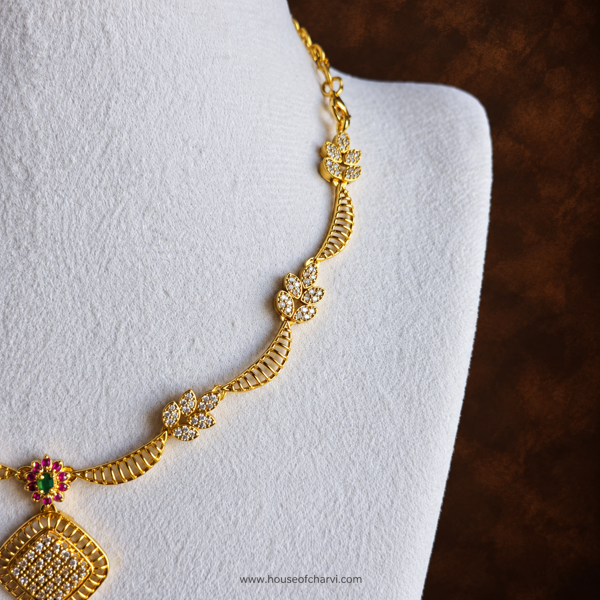 Floral Lattice Pendant Necklace Set