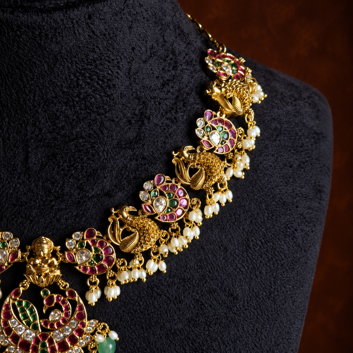 Peacock Temple Pearl Choker Set