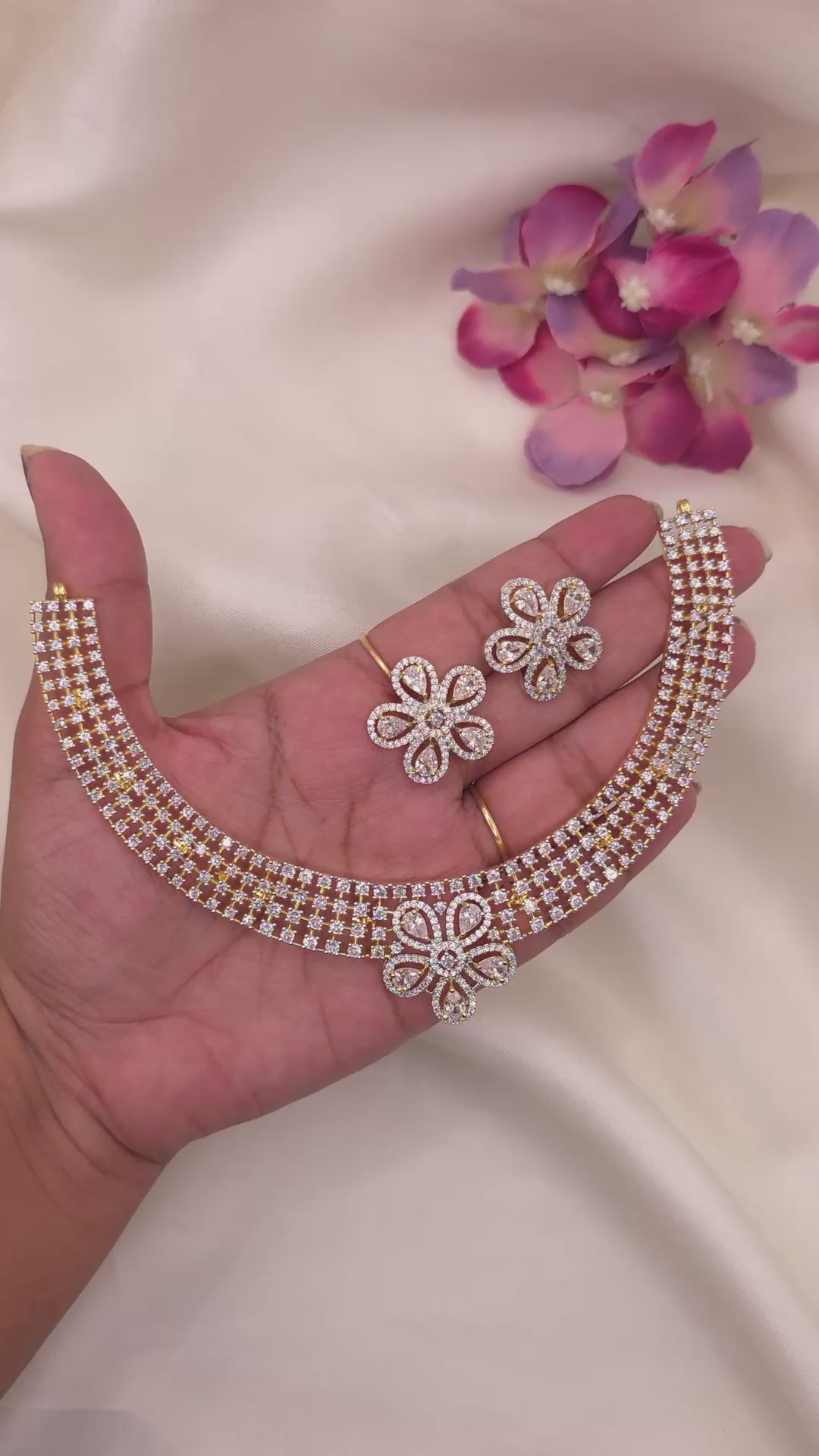 Floral Lattice Necklace Set